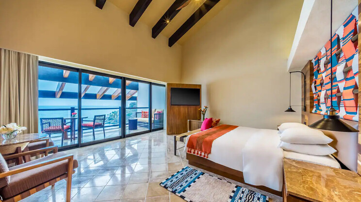 One Bedroom Plunge Pool Suite King 